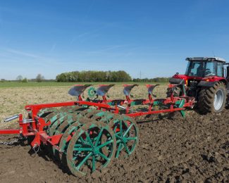 KVERNELAND DOUBLE TRAILED SOIL PACKER