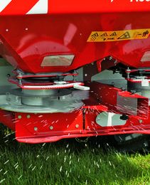 KVERNELAND EXACTA EL FERTILISER SPREADER