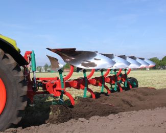 KVERNELAND 150 B VARIOMAT PLOUGH