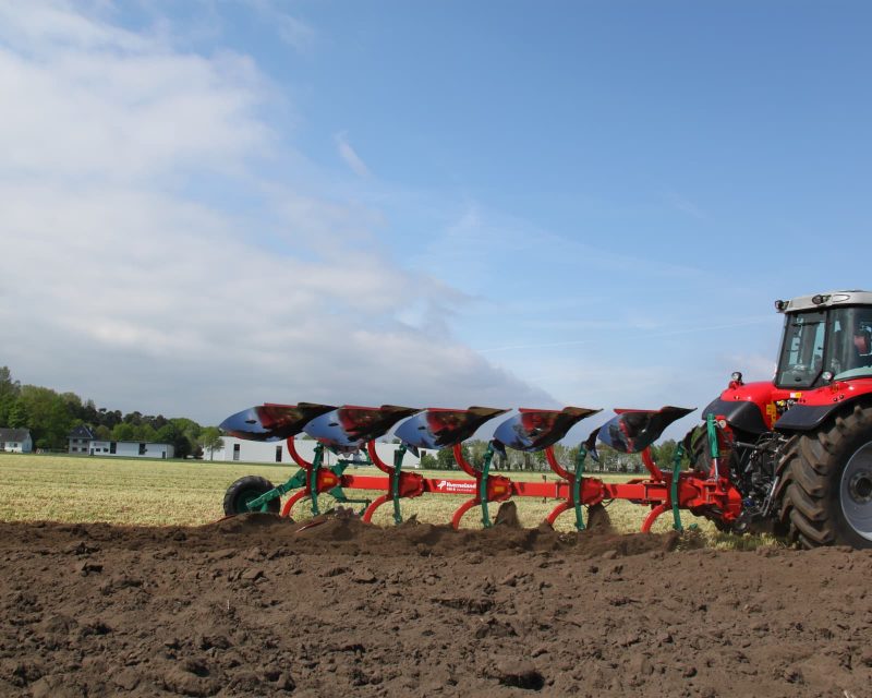 KVERNELAND 150 B VARIOMAT PLOUGH