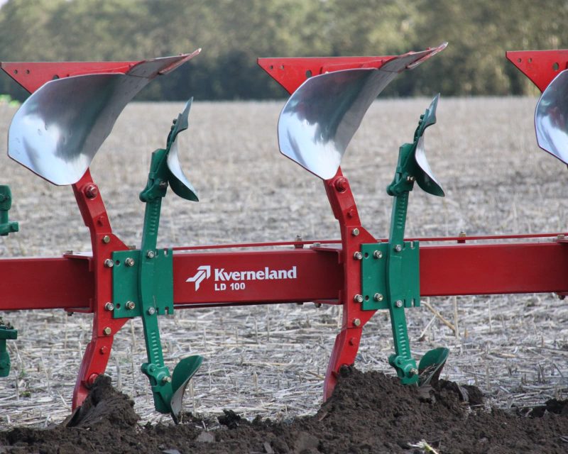 KVERNELAND ED PLOUGH