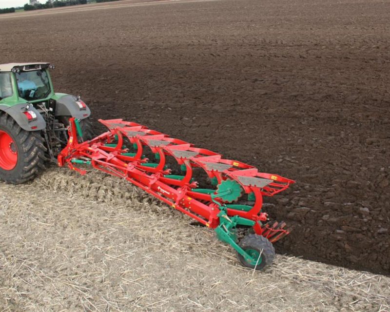 KVERNELAND EG PLOUGH