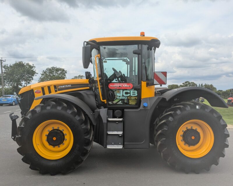 JCB FASTRAC 4220 ICON For Hire