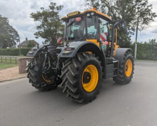 JCB FASTRAC 4220 ICON For Hire