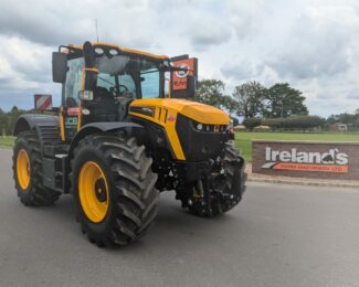JCB FASTRAC 4220 ICON For Hire