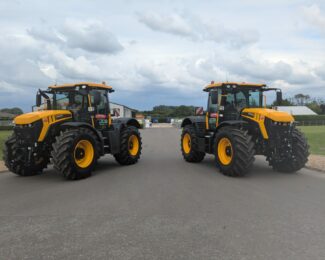 JCB FASTRAC 4220 ICON For Hire