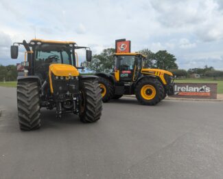 JCB FASTRAC 4220 ICON For Hire