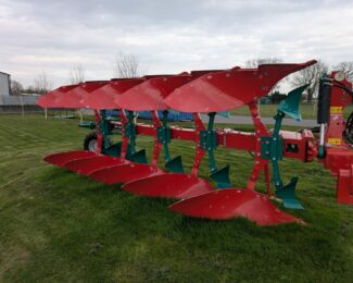 KVERNELAND PLOUGHS FOR HIRE