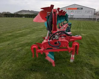 KVERNELAND PLOUGHS FOR HIRE