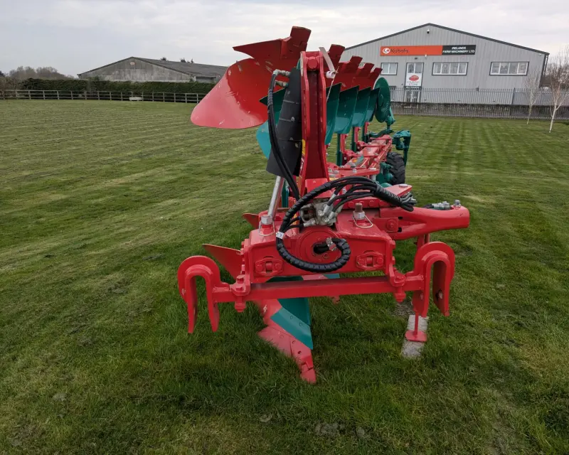 KVERNELAND PLOUGHS FOR HIRE