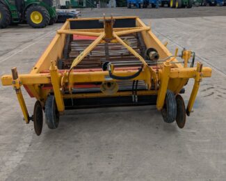 SAMON ONION WINDROWER