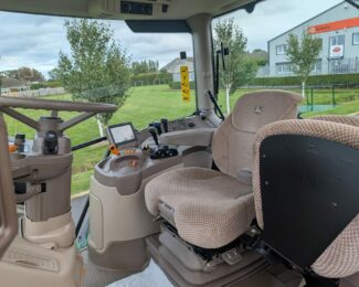 JOHN DEERE 6140R (2014)