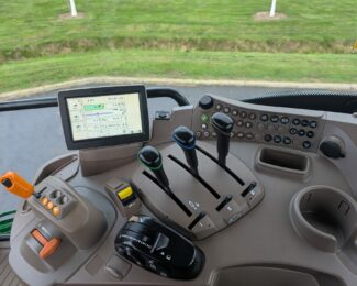 JOHN DEERE 6140R (2014)
