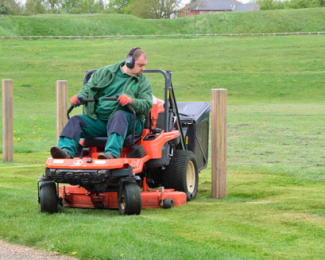 KUBOTA GZD21 RIDE ON MOWER (21HP)