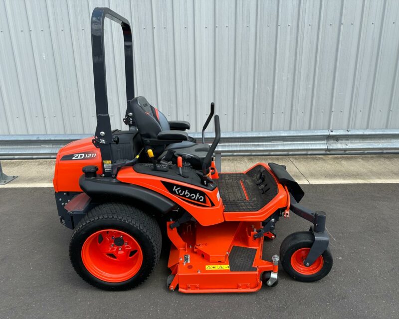 KUBOTA ZD1211 ZERO TURN RIDE ON MOWER FOR HIRE