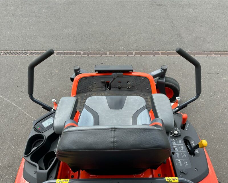 KUBOTA ZD1211 ZERO TURN RIDE ON MOWER FOR HIRE