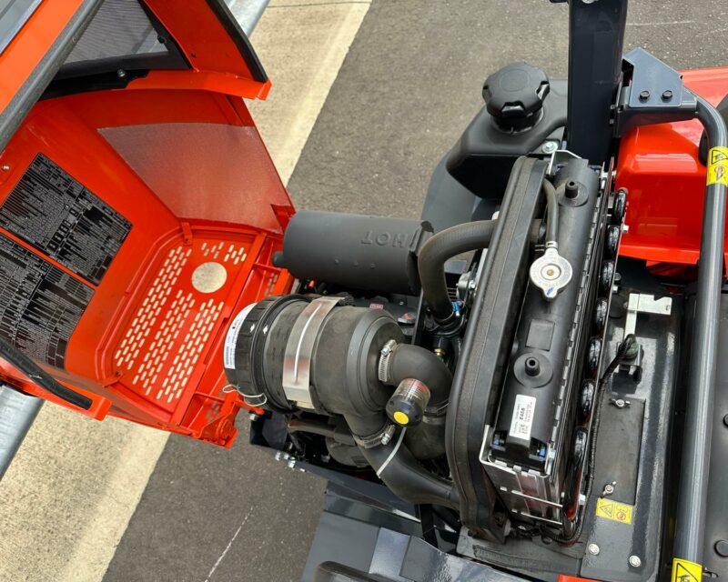 KUBOTA ZD1211 ZERO TURN RIDE ON MOWER FOR HIRE