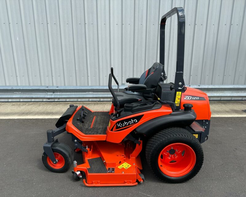 KUBOTA ZD1211 ZERO TURN RIDE ON MOWER FOR HIRE