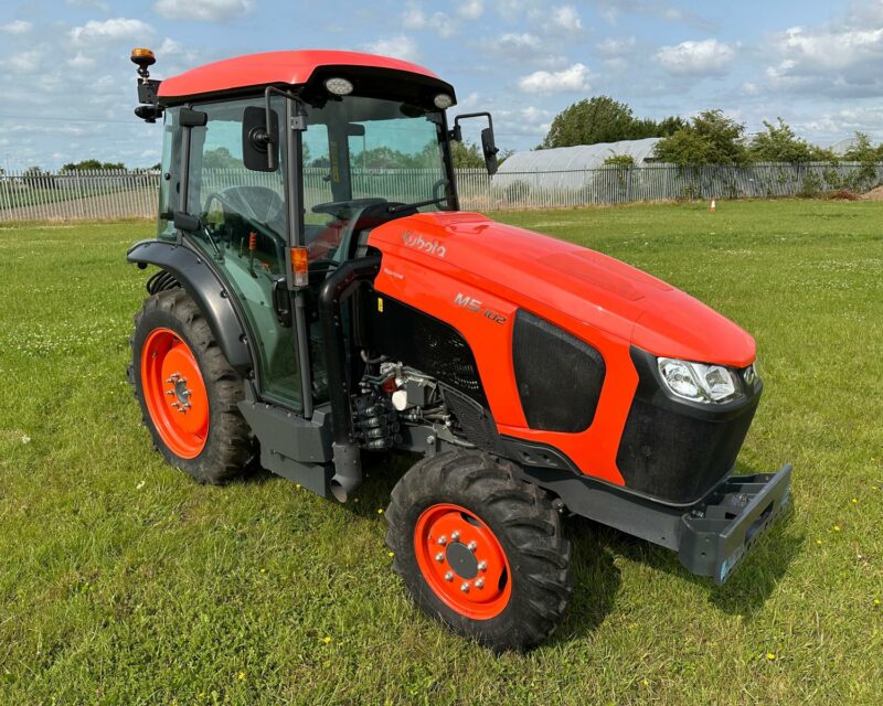 KUBOTA M5-102N