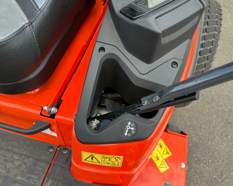KUBOTA ZD1211 ZERO TURN RIDE ON MOWER FOR HIRE