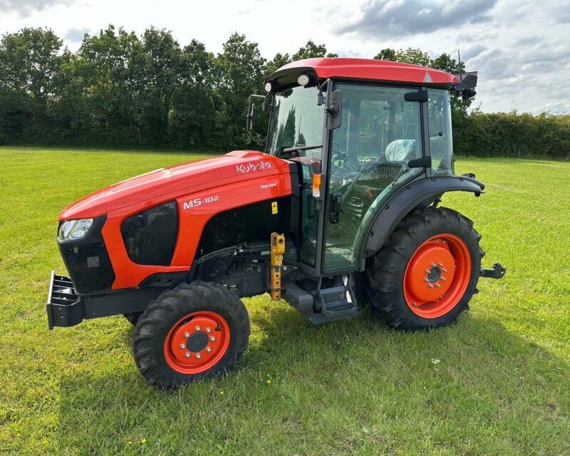 KUBOTA M5-102N