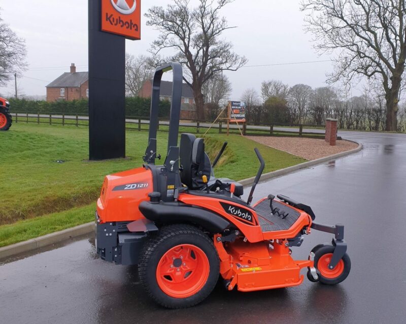 KUBOTA ZD1211 RIDE ON MOWER (25HP)